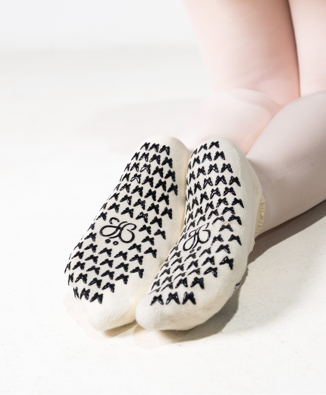[NEW] En Pointe: Ivory Swan